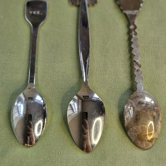 4"- 4.5" Lot of‎ 3 Vintage Yukon, Alberta, Quebec Souvenir Travel Spoons Canada - Picture 7 of 10